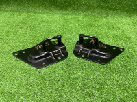 Audi / A4 / Петля капота