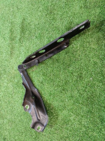 Audi / A6 / Петля капота