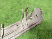 Volkswagen / Touareg / Кронштейн крепления крыла Volkswagen / Touareg / Кронштейн крепления крыла