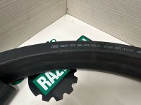 Audi / A5 / Уплотнитель капота