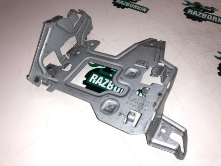 Mercedes-Benz / GLC 250d 4-matic / Кронштейн блоков управления