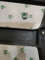 Audi / A4 / Кронштейн бампера