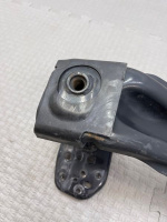 Volkswagen / Touareg / Усилитель бампера