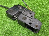 Audi / Q7 / Замок капота