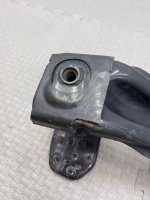 Volkswagen / Touareg / Усилитель бампера