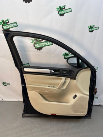 Volkswagen / Touareg / Дверь боковая