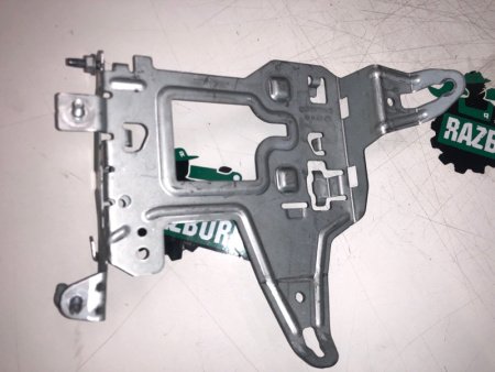 Mercedes-Benz / GLC 250d 4-matic / Кронштейн блоков управления