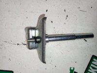 Porsche / Cayenne / Крепление аккумулятора