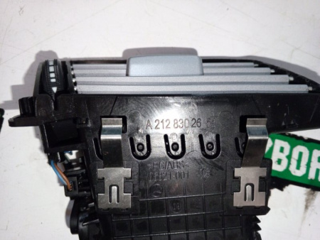 Mercedes-Benz / E-Class / Воздуховод салона