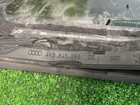 Audi / A6 / Стекло заднего крыла