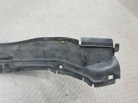 Mercedes-Benz / E-Class / Подкрылок