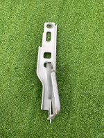 Audi / Q7 / Петля капота