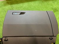 Audi / Q8 / Бардачок