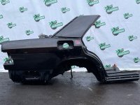 Mercedes-Benz / 300E / Крыло