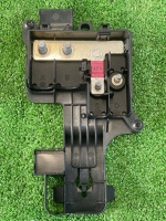 Audi / A6 / Клемма аккумулятора