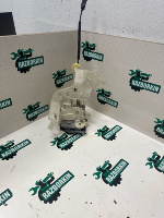 Volkswagen / Touareg / Замок двери