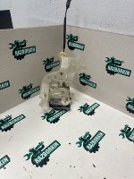 Volkswagen / Touareg / Замок двери