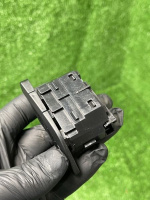 BMW / 3-Series / Кнопка памяти сидений