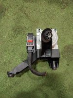 BMW / X1 / Блок ABS