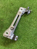 Audi / Q7 / Кронштейн крыла