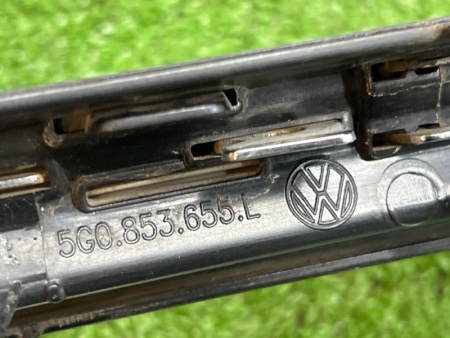 Volkswagen / Golf / Решетка радиатора