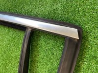 BMW / X1 / Уплотнитель двери