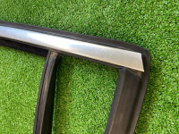 BMW / X1 / Уплотнитель двери