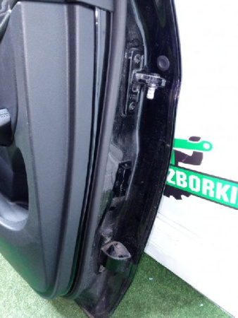 Mercedes-Benz / GLC 250d 4-matic / Дверь боковая