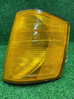 Mercedes-Benz / 190e / Поворотник