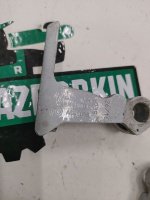 Audi / Q3 / Петля двери