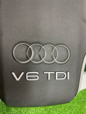 Audi / Q7 / Декоративная крышка двигателя