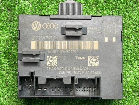 Audi / Q7 / Блок управления двери