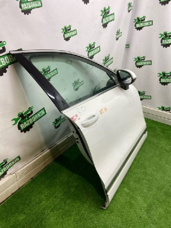 Volkswagen / Touareg / Дверь боковая