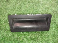 Volkswagen / Tiguan / Кнопка открытия багажника