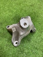 Audi / Q8 / Опора двигателя