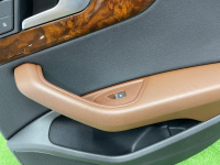 Audi / A4 / Обшивка двери