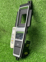 Audi / Q8 / Кнопка стояночного тормоза