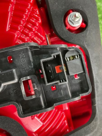 Volkswagen / Touareg / Фонарь задний
