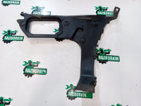 Audi / Q7 / Кронштейн бампера