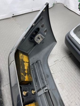 Mercedes-Benz / 300E / Бампер