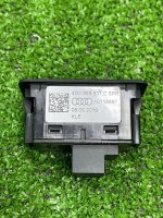 Audi / Q5 / Кнопка крышки багажника