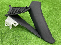 Audi / A4 / Накладка стойки