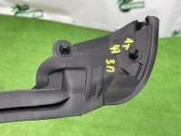 Audi / Q8 / Уплотнитель стекла двери