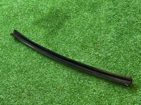 BMW / 5-Series / Направляющая стекла двери