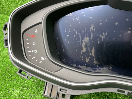 Audi / Q5 / Панель приборов