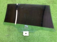 BMW / 7-Series / Стекло двери