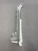 Audi / Q7 / Кронштейн крыла