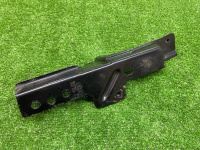 Audi / Q7 / Кронштейн корпуса воздушного фильтра