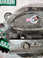 Audi / Q5 / Подушка МКПП