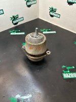 Volkswagen / Touareg / Опора двигателя